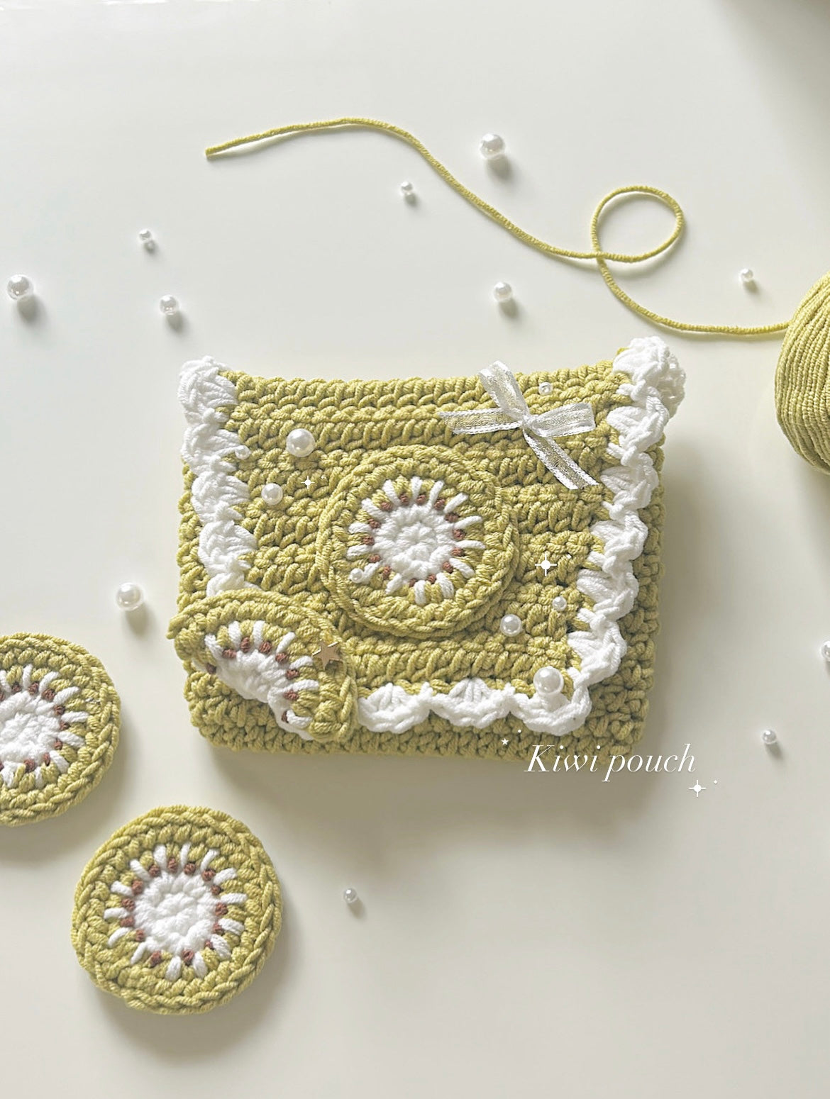 Blueberry & Kiwi Pouch by sweetiee._.croche