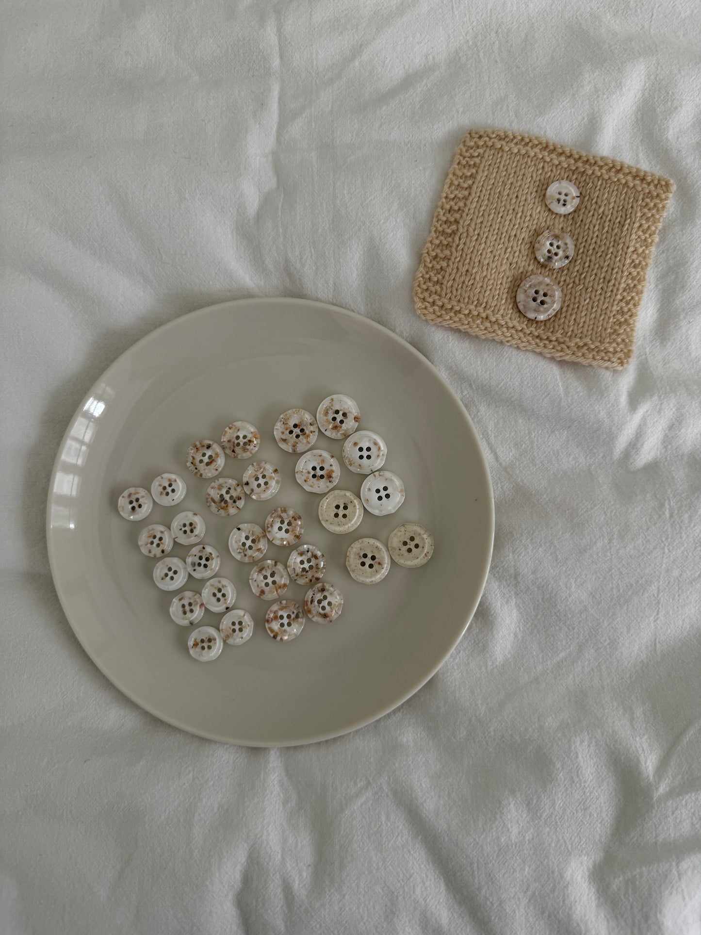 Sandy Pearl Buttons